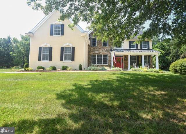 Property at 104 Saint Andrews Dr, Avondale, PA 19311, 4 beds, 3.5 baths