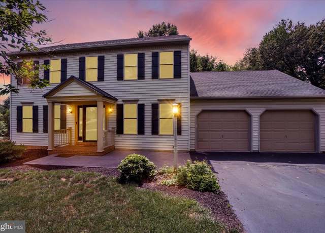 Property at 504 El Dorado Dr, Red Lion, PA 17356, 4 beds, 2.5 baths