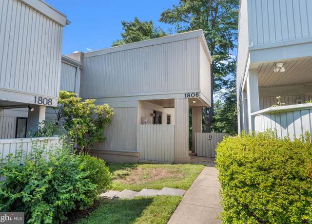 Property at 1806 N Shore Ct, Reston, VA 20190, 4 beds, 3.5 baths