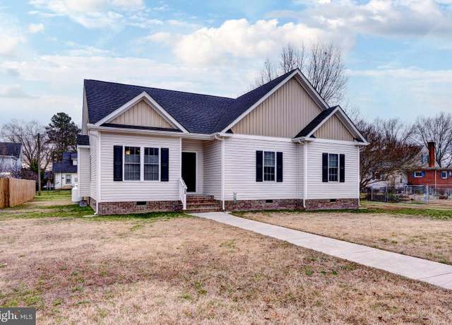 Property at 320 12th St, West Point, VA 23181, 3 beds, 2 baths