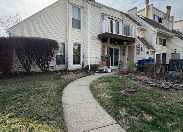 Property at 1050 Warwick Ct, Sterling, VA 20164, 3 beds, 2 baths