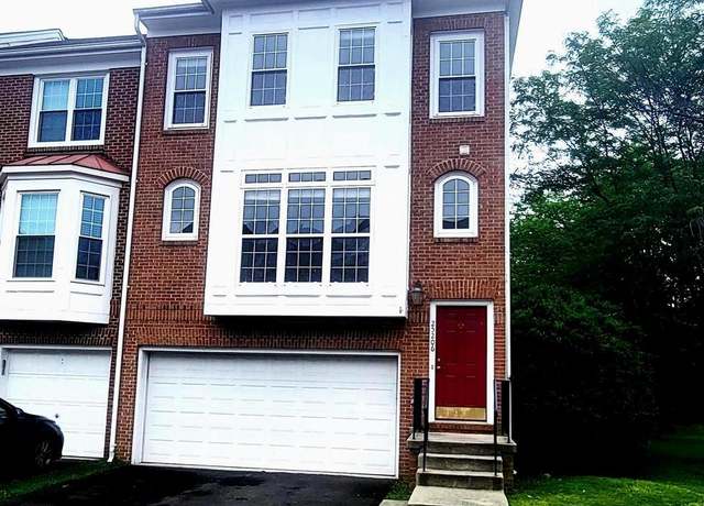 Property at 25206 Dunvegan Sq, Chantilly, VA 20152, 3 beds, 3 baths