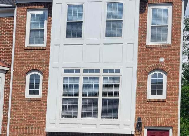 Property at 25206 Dunvegan Sq, Chantilly, VA 20152, 3 beds, 3 baths