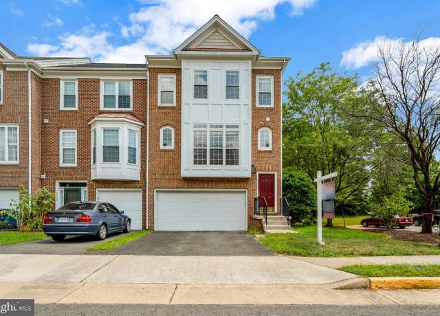 Property at 25206 Dunvegan Sq, Chantilly, VA 20152, 3 beds, 3 baths