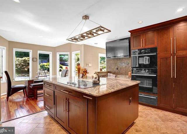 Property at 9 Red Maple Ct, Owings Mills, MD 21117, 5 beds, 3.5 baths