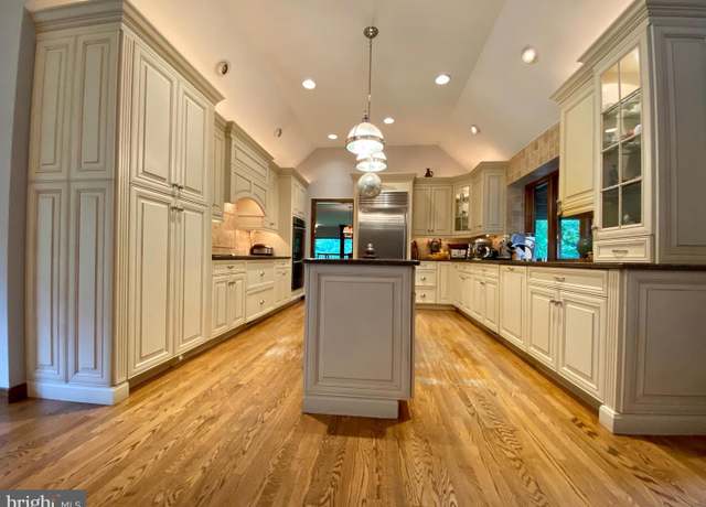 Property at 881 Cox Rd, Moorestown, NJ 08057, 4 beds, 3.5 baths