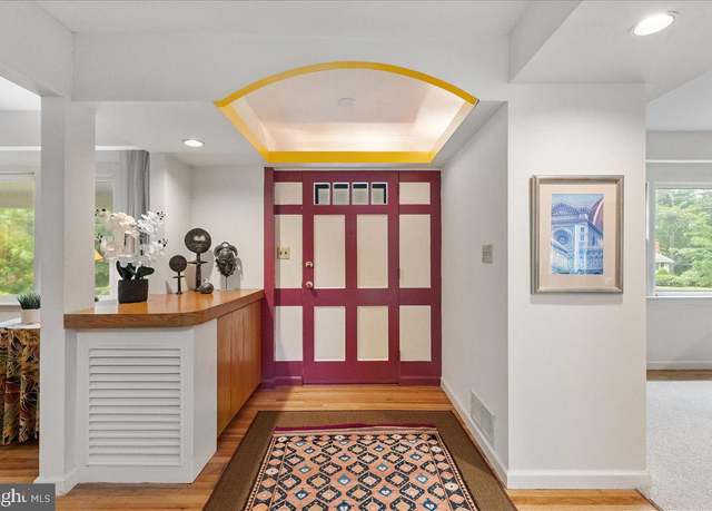 Property at 81 Woodside Ln, Princeton, NJ 08540, 4 beds, 3 baths