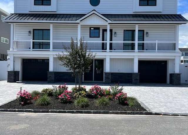 Property at 11 Selma Dr, Manahawkin, NJ 08050, 5 beds, 3.5 baths