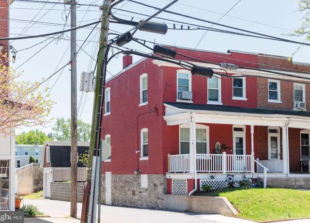 Property at 26 E Liberty St, Lancaster, PA 17602, 3 beds, 1.5 baths