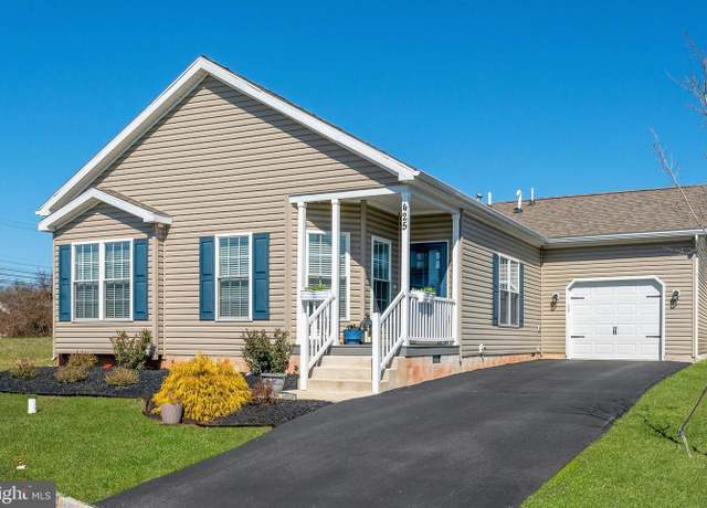 Property at 425 Azalea Dr, Blue Bell, PA 19422, 2 beds, 2 baths