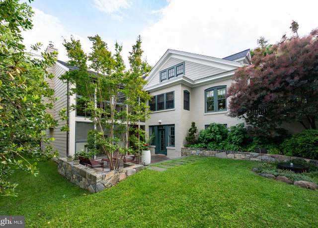 Property at 120 W Maple St, Alexandria, VA 22301, 4 beds, 3.5 baths