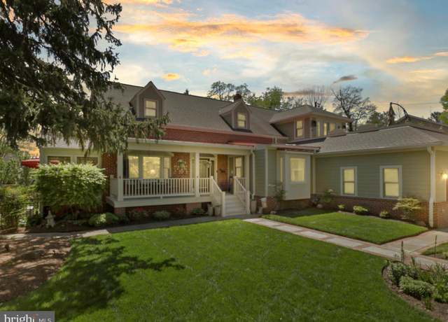 Property at 432 Orchard St NW, Vienna, VA 22180, 5 beds, 4.5 baths
