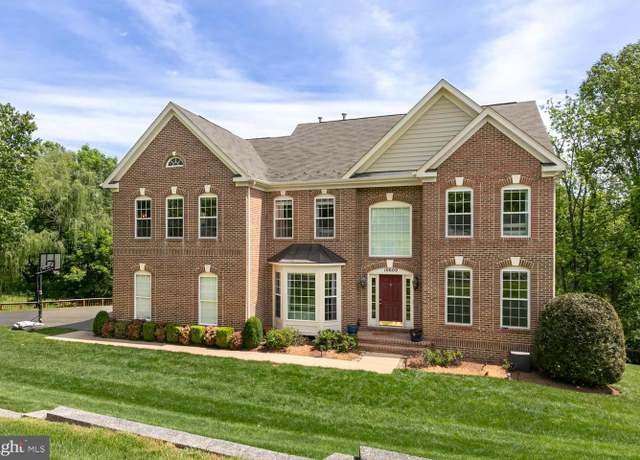 Property at 10609 Little Run Farm Ct, Vienna, VA 22182, 5 beds, 3.5 baths