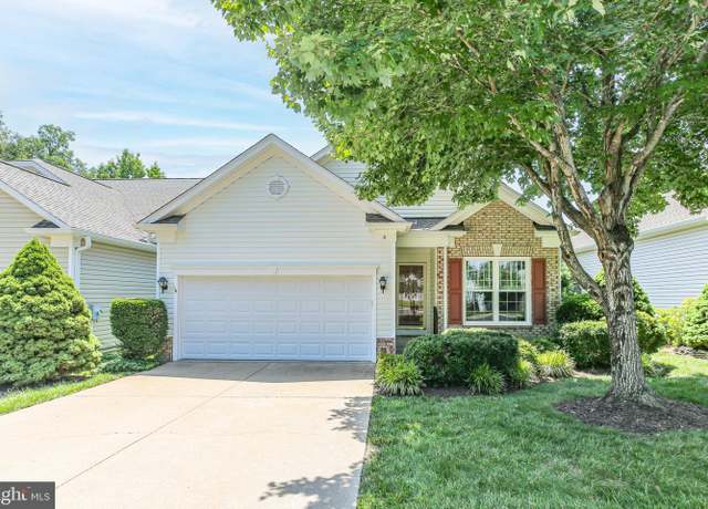 Property at 6 Sugargrove Dr, Fredericksburg, VA 22406, 3 beds, 3 baths