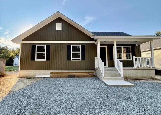 Property at 982 Mattox Ave, Colonial Beach, VA 22443, 3 beds, 2 baths