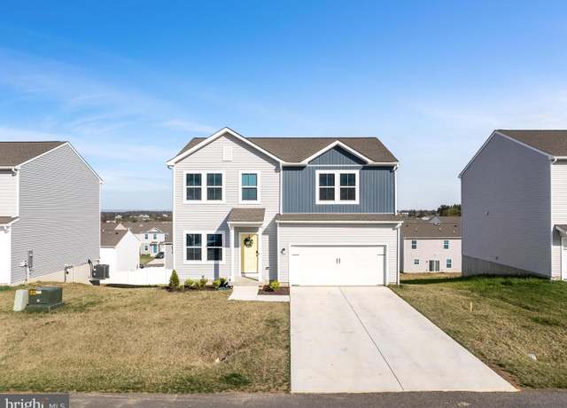 Property at 209 Scoter Rd, Hedgesville, WV 25427, 4 beds, 4 baths
