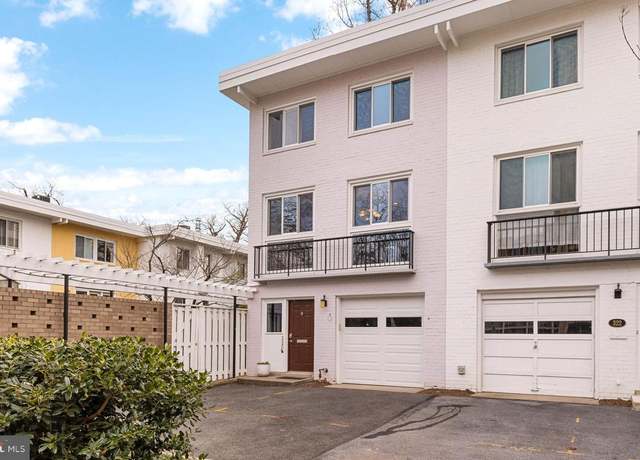 Property at 320 G St SW, Washington, DC 20024, 3 beds, 1.5 baths