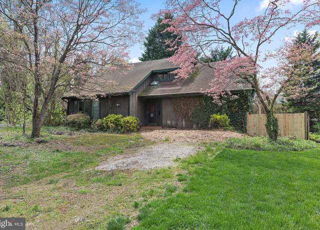 Property at 1 Tucker St, Annapolis, MD 21401, 4 beds, 2.5 baths