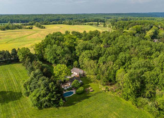 Property at 1914 Geist Rd, Reisterstown, MD 21136, 5 beds, 4.5 baths