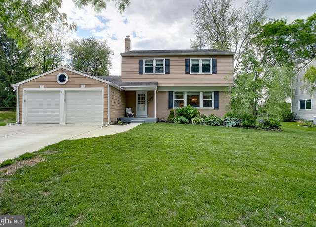 Property at 14 Blue Bell Dr, Cherry Hill, NJ 08002, 3 beds, 2.5 baths