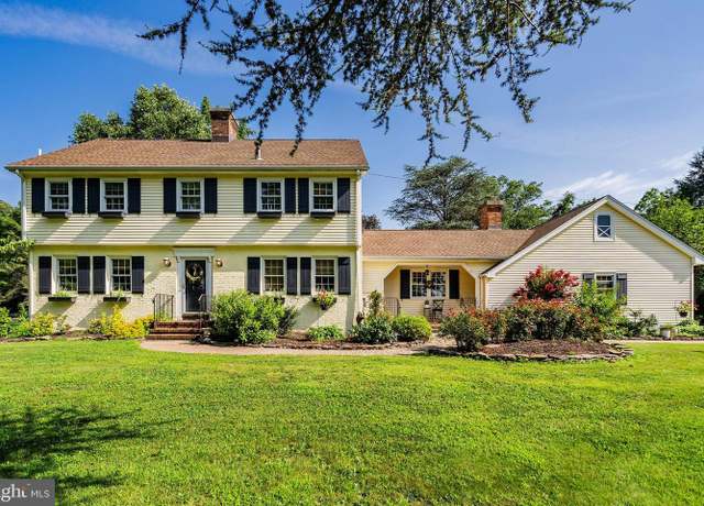 Property at 300 Old York Rd, Trenton, NJ 08620, 4 beds, 2.5 baths