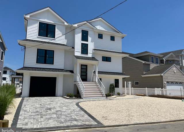 Property at 39 Weaver Dr, Manahawkin, NJ 08050, 5 beds, 3 baths