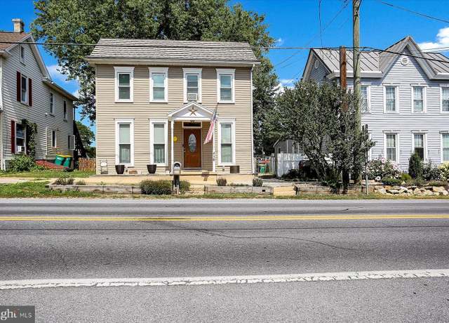 Property at 410 Walnut St, Boiling Springs, PA 17007, 4 beds, 1.5 baths