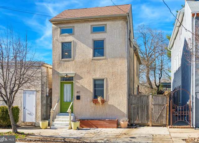 Property at 417 W Market St, West Chester, PA 19382, 3 beds, 2.5 baths