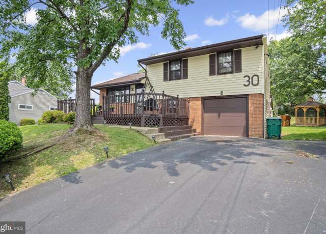 Property at 30 Judy Ln, Harrisburg, PA 17112, 4 beds, 1.5 baths