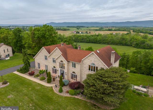 Property at 245 Topaz Dr, Chambersburg, PA 17202, 5 beds, 5 baths