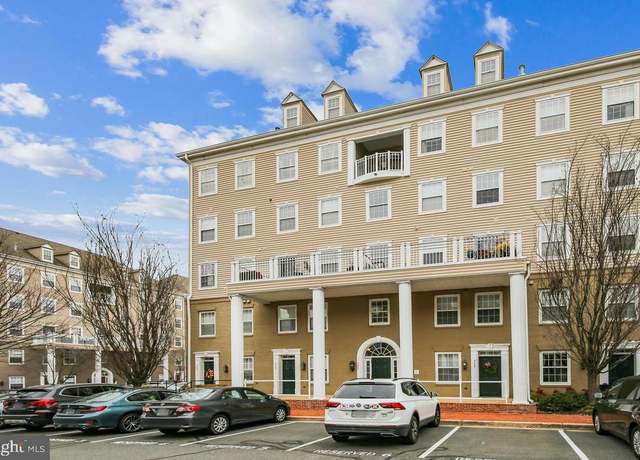 Property at 305 S Payne St #305, Alexandria, VA 22314, 2 beds, 2.5 baths