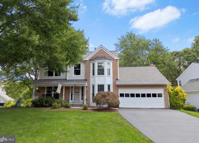 Property at 13945 Stonefield Dr, Clifton, VA 20124, 4 beds, 3.5 baths