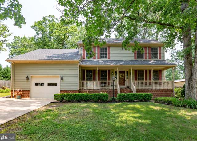 Property at 411 Laurel Ave, Fredericksburg, VA 22408, 3 beds, 2.5 baths