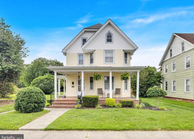 Property at 207 Commerce St, Harrington, DE 19952, 3 beds, 2 baths