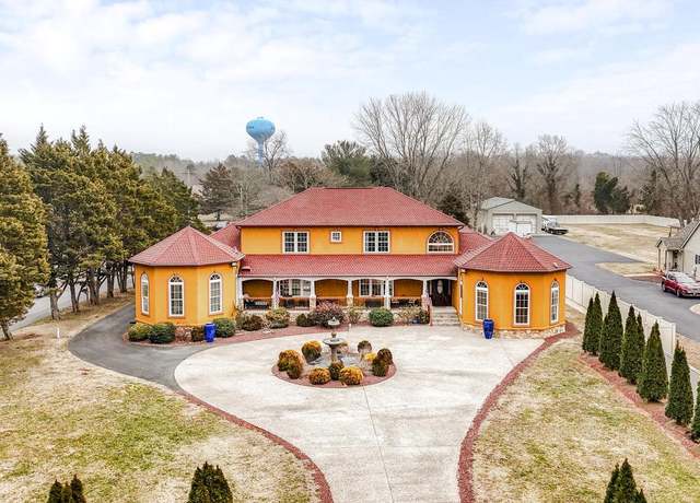 Property at 303 S Bedford St, Georgetown, DE 19947, 5 beds, 4.5 baths