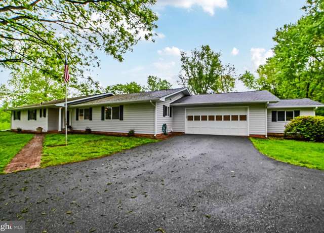 Property at 8012 Exodus Dr, Gaithersburg, MD 20882, 4 beds, 3.5 baths