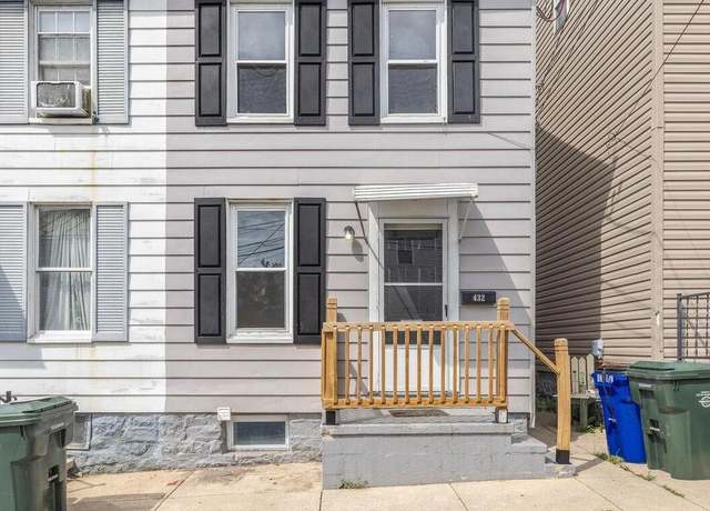 Property at 432 Mechanic St, Hagerstown, MD 21740, 3 beds, 1 bath