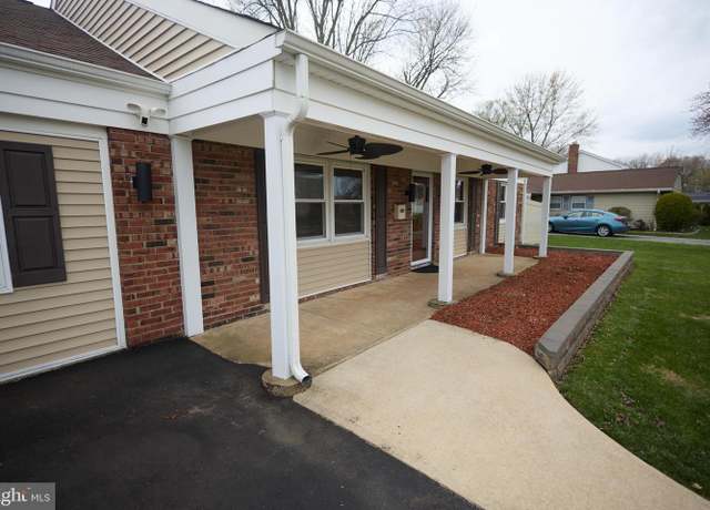 Property at 22 Ginger Ln, Willingboro, NJ 08046, 3 beds, 2 baths