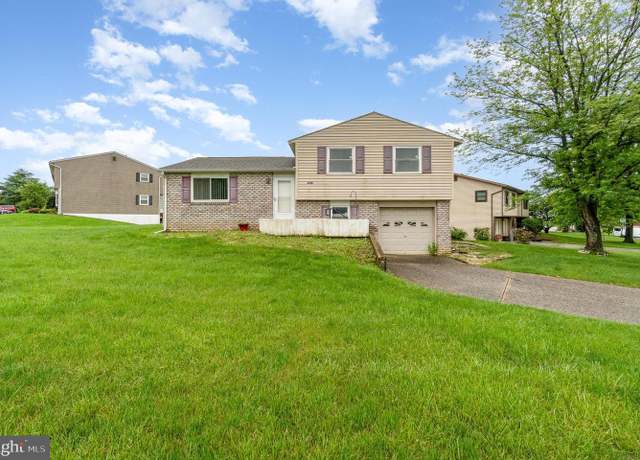 Property at 1698 Douglas Dr, Carlisle, PA 17013, 3 beds, 1 bath