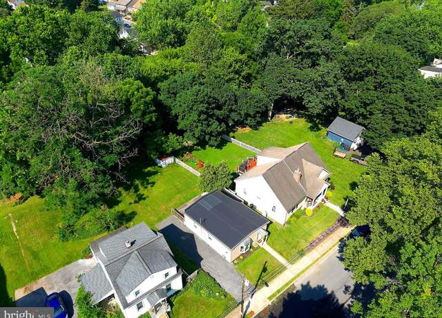 Property at 210 Noble St, Lititz, PA 17543, 2 beds, 1 bath