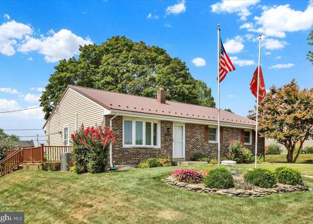 Property at 701 N Grant St, Palmyra, PA 17078, 3 beds, 2 baths