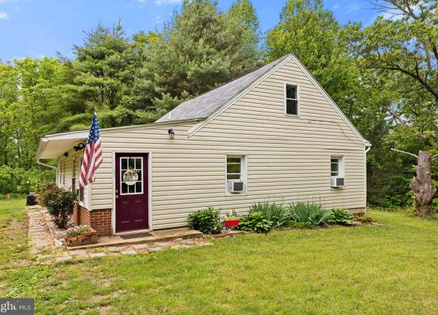 Property at 114 Rainbow Way, Front Royal, VA 22630, 4 beds, 1 bath