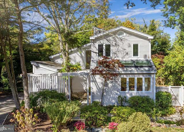 Property at 14 Wheatsheaf Ln, Princeton, NJ 08540, 3 beds, 2.5 baths