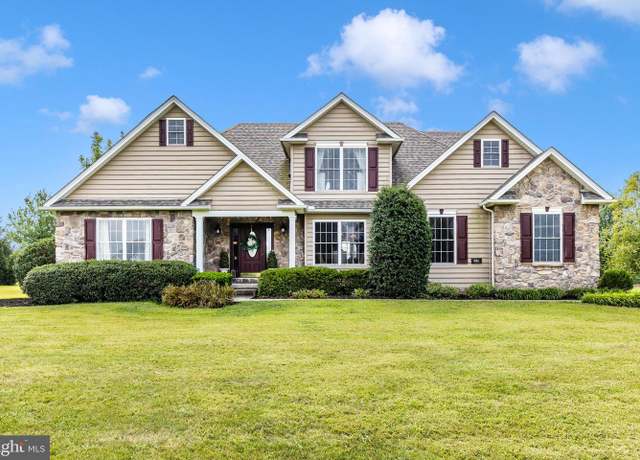 Property at 121 Tyoaka Dr, Littlestown, PA 17340, 4 beds, 2.5 baths