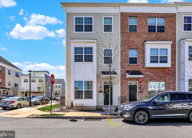 Property at 122 Easton St, Bensalem, PA 19020, 3 beds, 3.5 baths