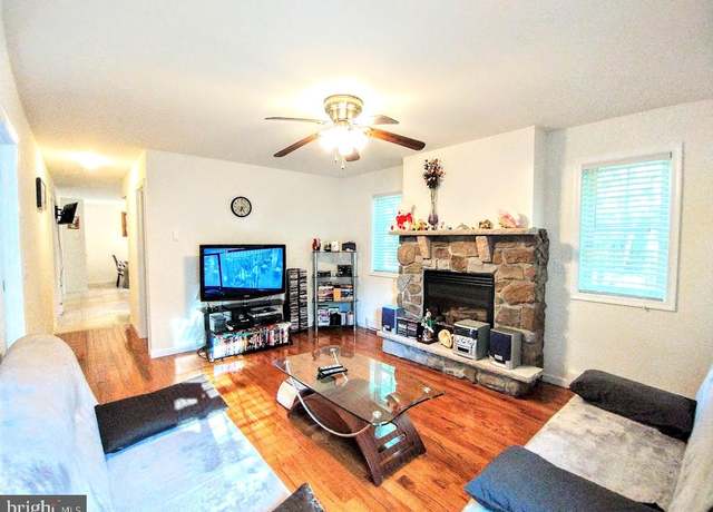 Property at 146 Hunter Ln, Albrightsville, PA 18210, 6 beds, 2 baths
