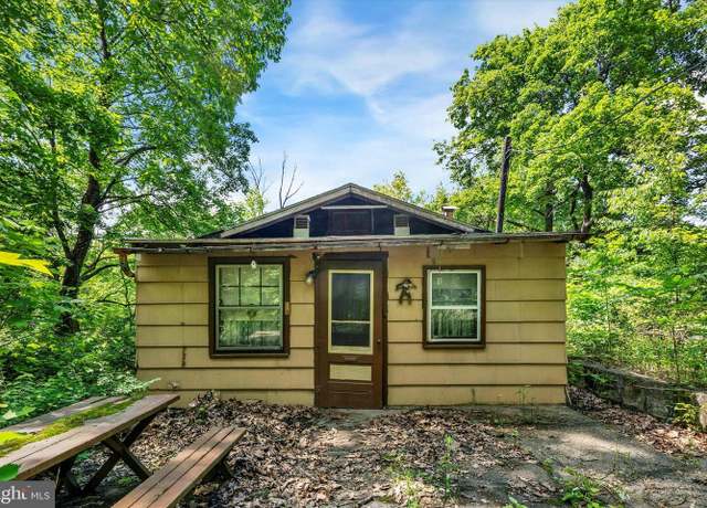 Property at 310 S Sanatoga Rd, Pottstown, PA 19464, 2 beds, 1 bath