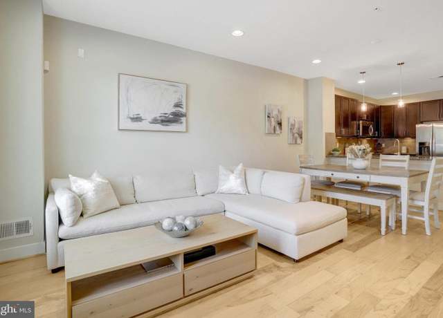 Property at 2205 Richmond Hwy #101, Alexandria, VA 22301, 3 beds, 2.5 baths