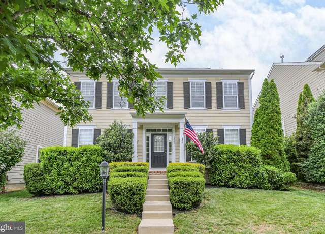 Property at 1206 Anderson St, Fredericksburg, VA 22401, 4 beds, 2.5 baths
