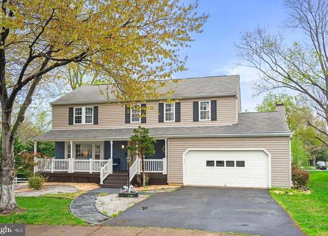 Property at 6101 Mantlepiece Ct, Burke, VA 22015, 5 beds, 2.5 baths